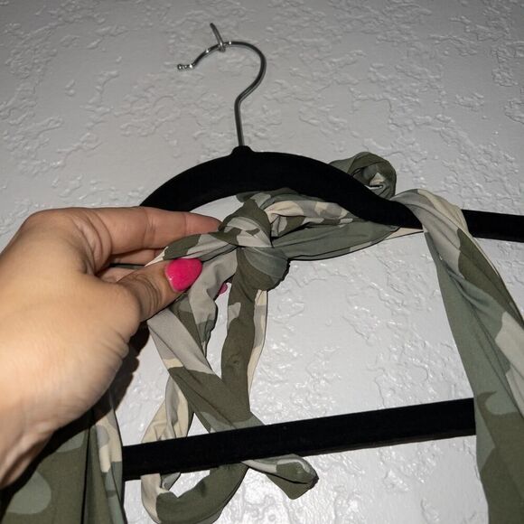 NWT Out From Under x UO Green Camo Lucia Wrap One-Piece Swimsuit Size Medium - Picture 5 of 9